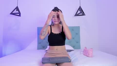 Snapshot of tinny_and_candy chatting on 12/04/24, 02:15 TINNY AND CANDY online show from 12/04/24, 02:15