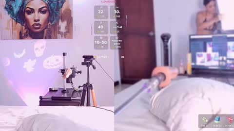 Snapshot of tinny_annie chatting on 10/29/25, 09:38 Hey Im Annie online show from 10/29/25, 09:38