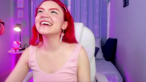 Snapshot of tiny__emmy chatting on 12/04/24, 07:12 Emmy blue berry1 online show from 12/04/24, 07:12