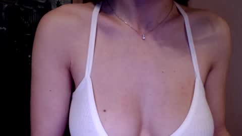 Lily online show from 01/01/25, 10:21