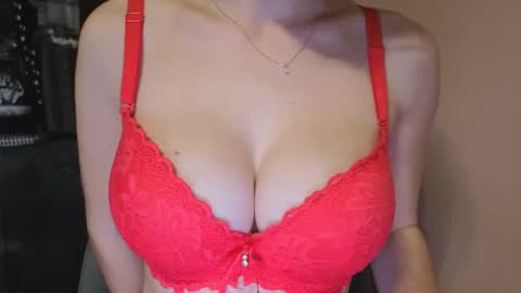 Lily online show from 01/31/25, 11:03