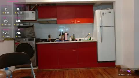 Snapshot of tiny_caroline chatting on 12/11/24, 08:18 Tiny Caroline online show from 12/11/24, 08:18