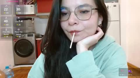 Snapshot of tiny_caroline chatting on 12/24/24, 04:33 Tiny Caroline online show from 12/24/24, 04:33