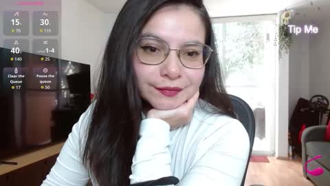 Snapshot of tiny_caroline chatting on 01/15/26, 08:45 Tiny Caroline online show from 01/15/26, 08:45