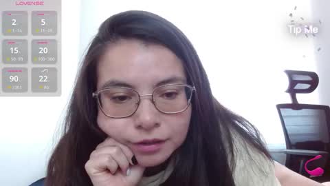 Snapshot of tiny_caroline chatting on 01/17/26, 05:16 Tiny Caroline online show from 01/17/26, 05:16