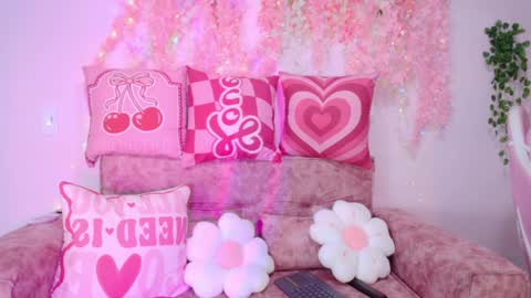 Tiny  online show from 04/07/26, 07:09