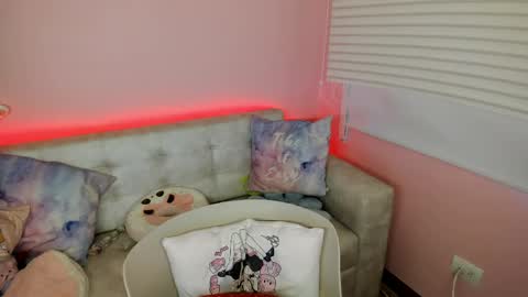 tiny_cora online show from 04/19/26, 04:50