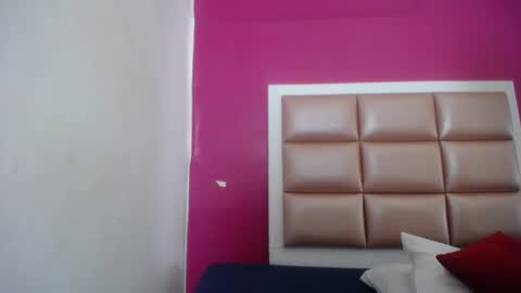 Snapshot of tiny_sarah1 chatting on 11/08/25, 09:42 tiny_sarah1 online show from 11/08/25, 09:42