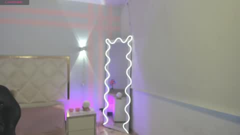 tiny_tay online show from 04/11/26, 11:25