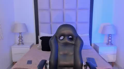 Thomm  Independent Model online show from 02/07/26, 05:22