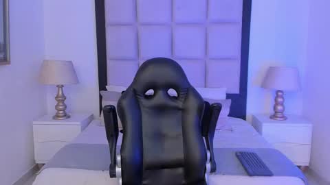 Thomm  Independent Model online show from 03/15/26, 10:38