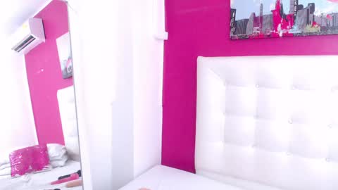 tiny_whore18 online show from 02/03/25, 05:35