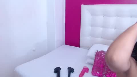 tiny_whore18 online show from 03/11/25, 06:43