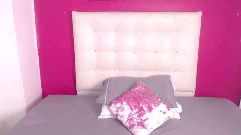 tiny_whore18 online show from 09/18/25, 08:16