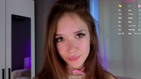 Snapshot of tinyanie chatting on 07/16/26, 03:18 Annie online show from 07/16/26, 03:18