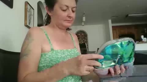 tinyassbossymilf online show from 04/17/26, 10:46