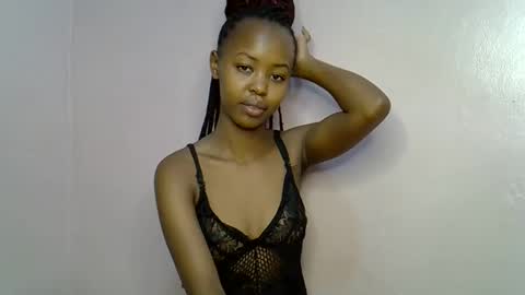 Snapshot of tinybarbie_ chatting on 10/27/25, 11:09 Barbie online show from 10/27/25, 11:09