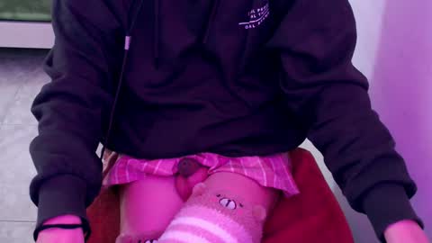 tinyfemboy online show from 02/21/25, 08:38