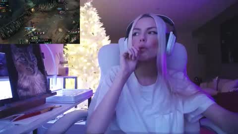 stage Kylie Sinner  brand CLITBAIT online show from 01/14/26, 11:31