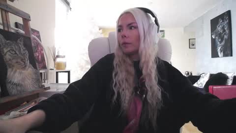 stage Kylie Sinner  brand CLITBAIT online show from 02/01/26, 06:28