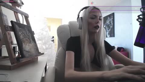 stage Kylie Sinner  brand CLITBAIT online show from 02/14/26, 04:15