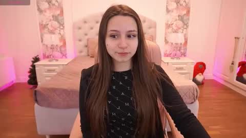 tinynataliee online show from 01/18/26, 02:21