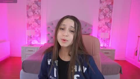 tinynataliee online show from 02/09/26, 01:59