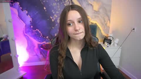 tinynataliee online show from 04/18/26, 02:43