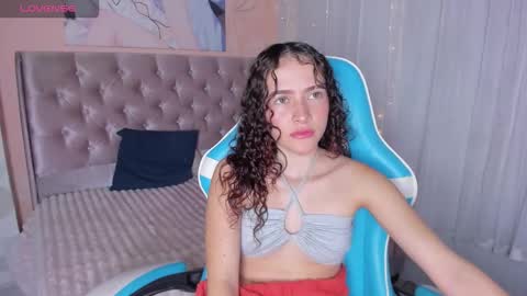 Snapshot of tinysophi chatting on 11/10/25, 12:31 tinysophi online show from 11/10/25, 12:31