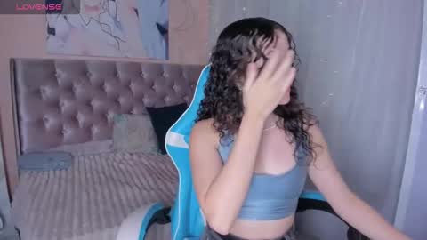 Snapshot of tinysophi chatting on 12/02/25, 01:11 tinysophi online show from 12/02/25, 01:11