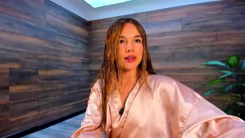 Instagram  tinyw0nder online show from 01/08/26, 04:09