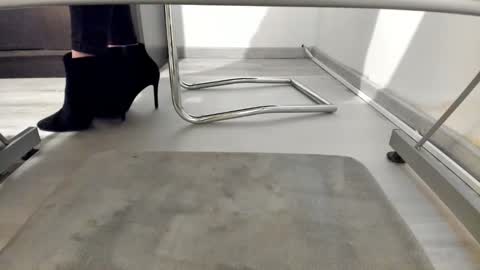 Snapshot of tired33 chatting on 01/06/25, 10:02 Anna online show from 01/06/25, 10:02