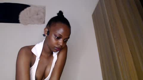 Snapshot of tisha_amore chatting on 07/21/26, 07:49 Amore online show from 07/21/26, 07:49