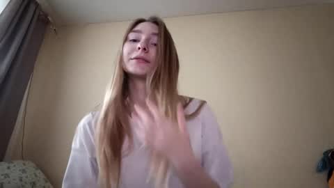 Snapshot of tishabhagat chatting on 11/03/25, 06:36 Hi Im Carry 18 years old online show from 11/03/25, 06:36