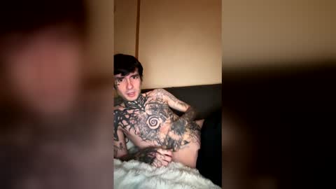 Snapshot of tiswillfuckup chatting on 12/21/25, 11:12 tiswillfuckup online show from 12/21/25, 11:12