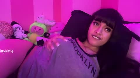 HOTTIE4U online show from 04/18/26, 11:16