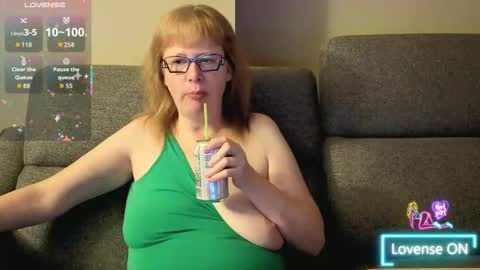 tittylandqc online show from 04/28/26, 01:37