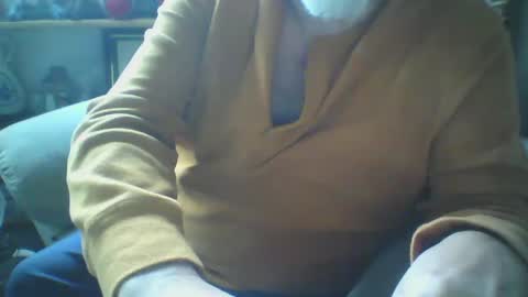 Snapshot of tittyloverr69 chatting on 12/12/24, 04:43 tittyloverr69 online show from 12/12/24, 04:43