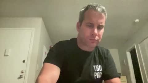 Snapshot of tleigh24 chatting on 12/20/25, 12:40 tleigh24 online show from 12/20/25, 12:40