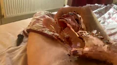 Snapshot of tliverth chatting on 12/28/24, 10:36 tliverth online show from 12/28/24, 10:36