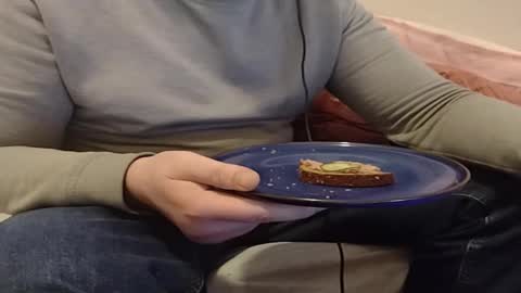 Snapshot of tman_34 chatting on 12/10/24, 09:44 Tom online show from 12/10/24, 09:44