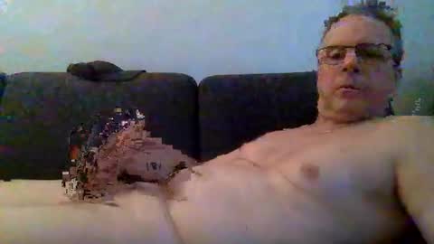 Snapshot of tmichael66 chatting on 02/18/25, 07:10 Tmichael online show from 02/18/25, 07:10