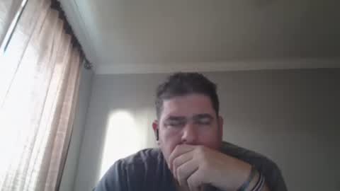 Snapshot of tmpleija chatting on 12/22/25, 10:18 Pocobueno78 online show from 12/22/25, 10:18