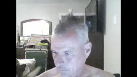 Snapshot of tnash24 chatting on 10/29/25, 11:39 tx46m online show from 10/29/25, 11:39