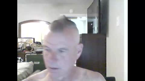 Snapshot of tnash24 chatting on 11/13/25, 02:10 tx46m online show from 11/13/25, 02:10