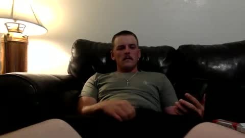 Snapshot of tnich28 chatting on 10/07/25, 02:09 tnich28 online show from 10/07/25, 02:09