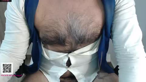 Snapshot of toaster1993 chatting on 03/23/26, 08:35 Leonel online show from 03/23/26, 08:35