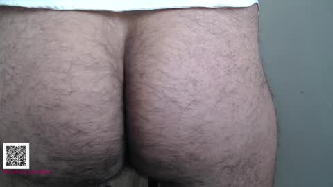 Snapshot of toaster1993 chatting on 03/24/26, 08:41 Leonel online show from 03/24/26, 08:41