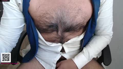 Snapshot of toaster1993 chatting on 04/04/26, 08:01 Leonel online show from 04/04/26, 08:01