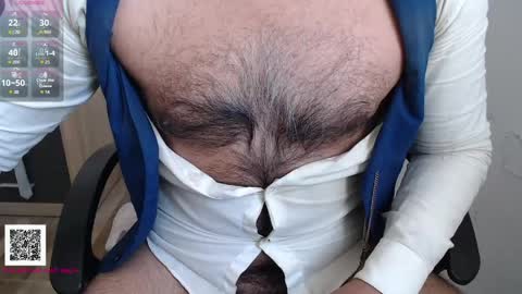 Snapshot of toaster1993 chatting on 04/07/26, 10:05 Leonel online show from 04/07/26, 10:05